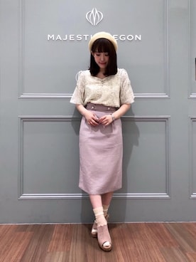 「アイテム（サンダル、ピンク系）」を使った、マジェスティックレゴン池袋サンシャインシティ店スタッフさん（レディース・147cm）の春コーディネート
