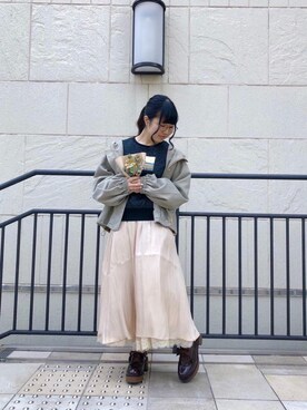 「キラキラリバーシブルスカート」｜マジェスティックレゴン池袋サンシャインシティ店スタッフさん（レディース・155cm）の春コーディネート