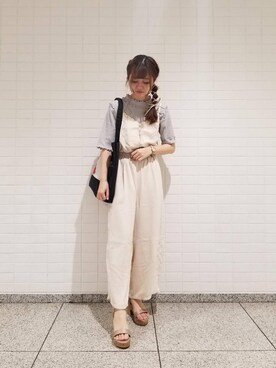 「スカラップ」｜「アイテム（オールインワン・サロペット）」を使った、マジェスティックレゴン池袋サンシャインシティ店スタッフさん（レディース・155cm）の夏コーディネート