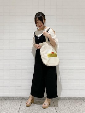 「MAJESTIC LEGON（マジェスティックレゴン）のスカラップキャミサロペット（サロペット/オーバーオール）」を使った、マジェスティックレゴン池袋サンシャインシティ店スタッフさん（レディース・154cm）の夏コーディネート