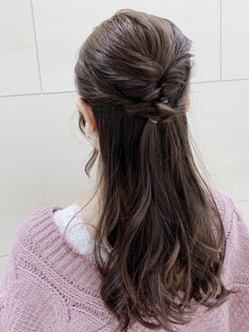 「セルフヘアアレンジ」｜マジェスティックレゴン池袋サンシャインシティ店スタッフさん（レディース・153cm）の秋コーディネート