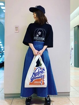 HYSTERIC GLAMOURステラプレイス店｜Mike使用「HYSTERIC GLAMOUR（STAR CIRCLE WOMAN刺繍 ビッグTシャツ）」的時尚穿搭