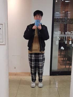 「OPENING CEREMONY（オープニングセレモニー）のアイテム（MA-1）」を使った、ひでやんさん（メンズ・175cm）の冬コーディネート
