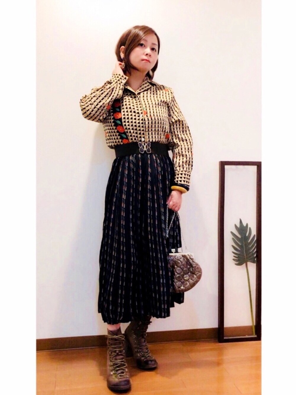 「低身長、秋のコーデ、レトロ、昭和レトロ、花柄、古着、古着MIX、ヴィンテージ、秋服準備はじめました、我が道をゆく隊」｜「古着の(古着)昭和のヴィンテージシャツ（シャツ/ブラウス、オレンジ系）」を使った、はんだぱんださん（レディース・146cm）の秋コーディネートの1枚目の写真
