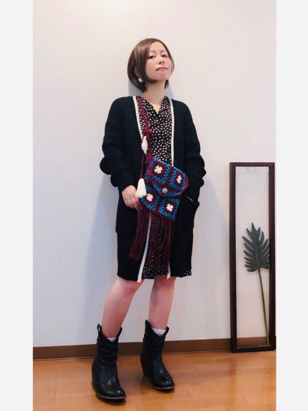 「シンプルおしゃれが好き、ワンピース、ショートブーツ、古着、古着MIX、ロングカーディガン、レオパード、白ソックス、我が道をゆく隊、イエローフェス告知」｜「Doux archivesの(古着)レオパード柄🐆ワンピ（ワンピース、ブラック系）」を使った、はんだぱんださん（レディース・146cm）の秋コーディネートの1枚目の写真