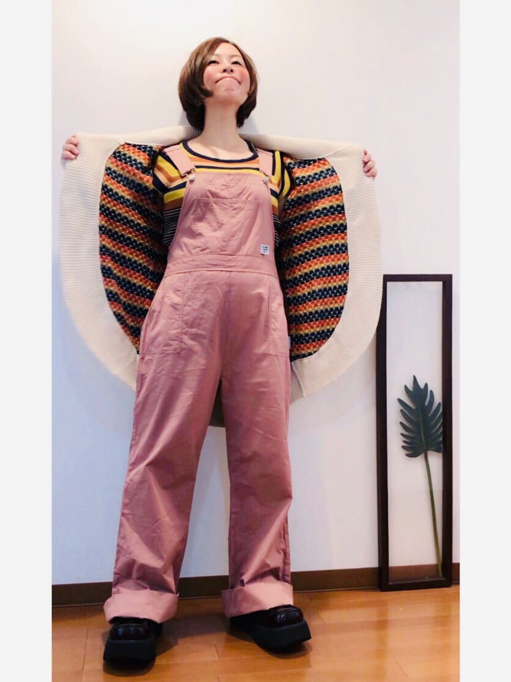 「我が道をゆく隊、カーディガン、ボーダー、サロペット、オールインワン、オーバーオール、古着、古着MIX、モモンガポーズ、カラフルこびと図鑑」｜「Cutie Blondeの(古着)レトロカーディガン（カーディガン/ボレロ、その他）」を使った、はんだぱんださん（レディース・146cm）の秋コーディネートの1枚目の写真