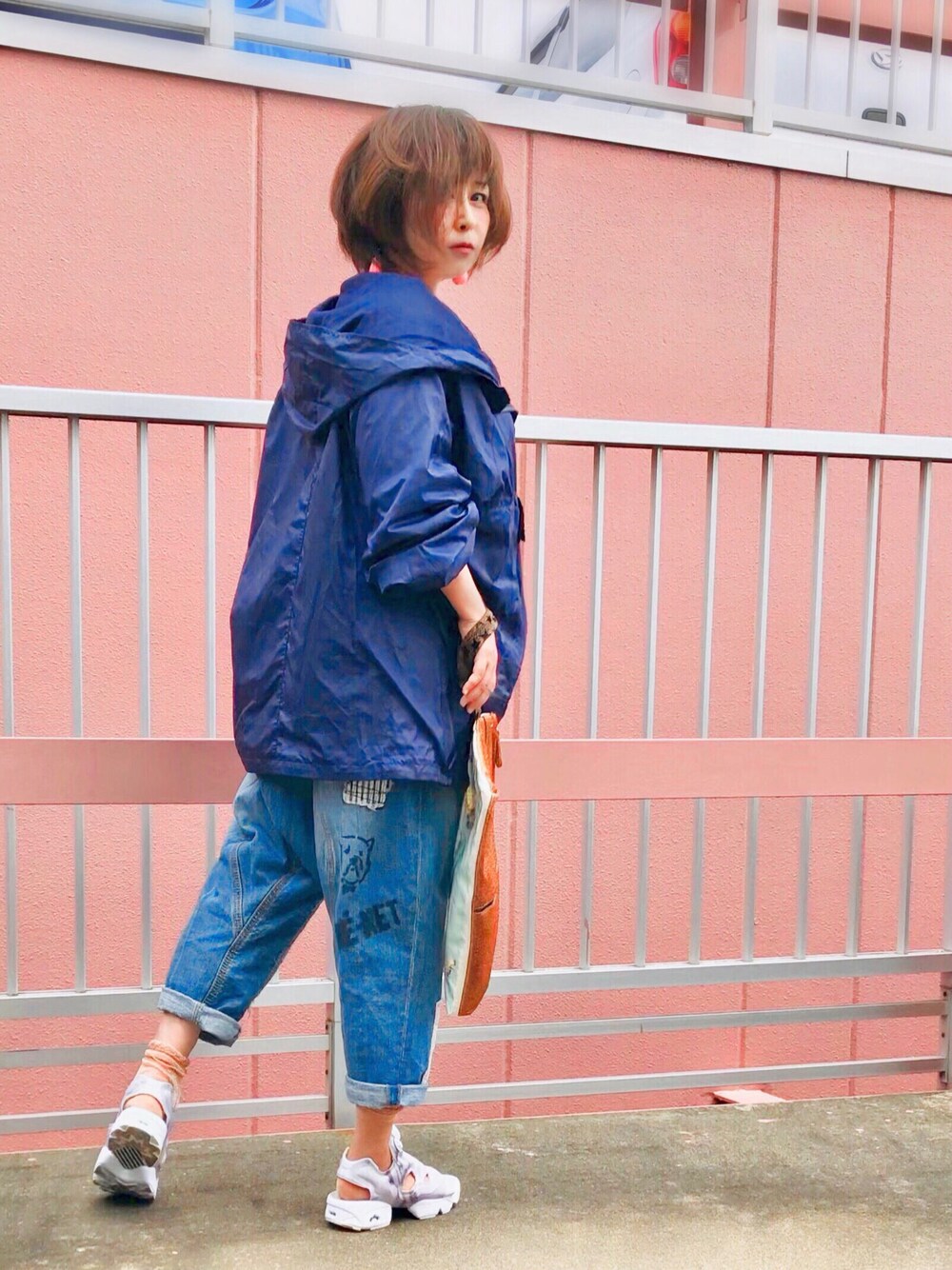 「reebok、リーボック(Reebok)、ポンプフューリー、ポンプフューリーサンダル、スポーツサンダル、スポーツミックス、ナイロンジャケット、サルエルパンツ、古着、リーボック公認」｜「Reebokのインスタポンプ フューリー サンダル  INSTA PUMP FURY SANDAL Reebok CLASSIC（リーボック クラシック）（サンダル、ホワイト系）」を使った、はんだぱんださん（レディース・146cm）の春コーディネートの1枚目の写真