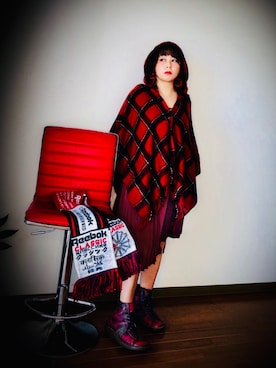 「フーディー」｜「アイテム（ポンチョ）」を使った、はんだぱんださん（レディース・146cm）の秋コーディネート