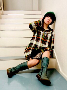 「古着女子」｜「アイテム（シャツワンピース）」を使った、はんだぱんださん（レディース・146cm）の秋コーディネート