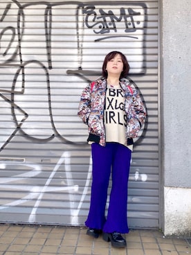 「ロゴニット」｜「アイテム（ナイロンジャケット）」を使った、はんだぱんださん（レディース・146cm）の春コーディネート
