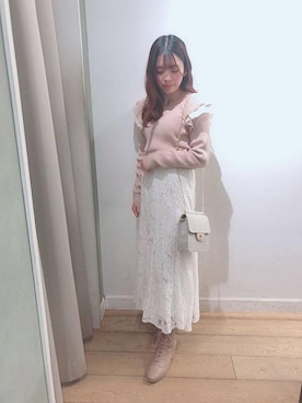 ニット セーターを使った 肩フリル の人気ファッションコーディネート Wear