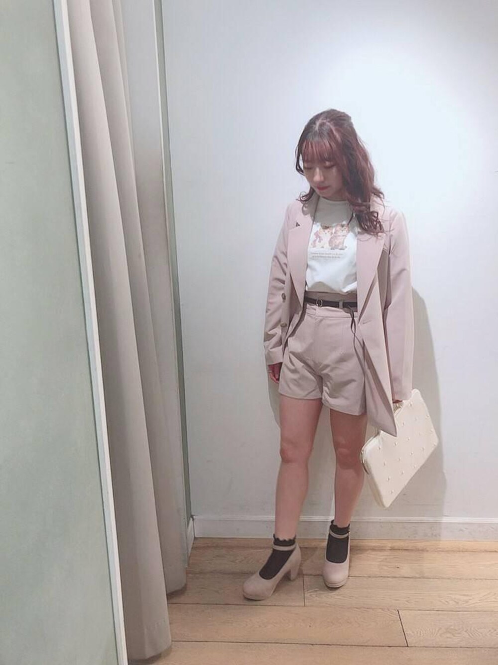 「セットアップ、MAJESTIC LEGON、ピンクコーデ、低身長コーデ、マジェスティックレゴン、オトナカワイイ、低身長女子、あざとかわいい、春こーで、レディースジャケットコーデ」｜「MAJESTIC LEGONのクリーミーフカフカパンプス（パンプス、ピンク系）」を使った、マジェスティックレゴン名古屋近鉄店スタッフさん（レディース・152cm）の春コーディネートの1枚目の写真
