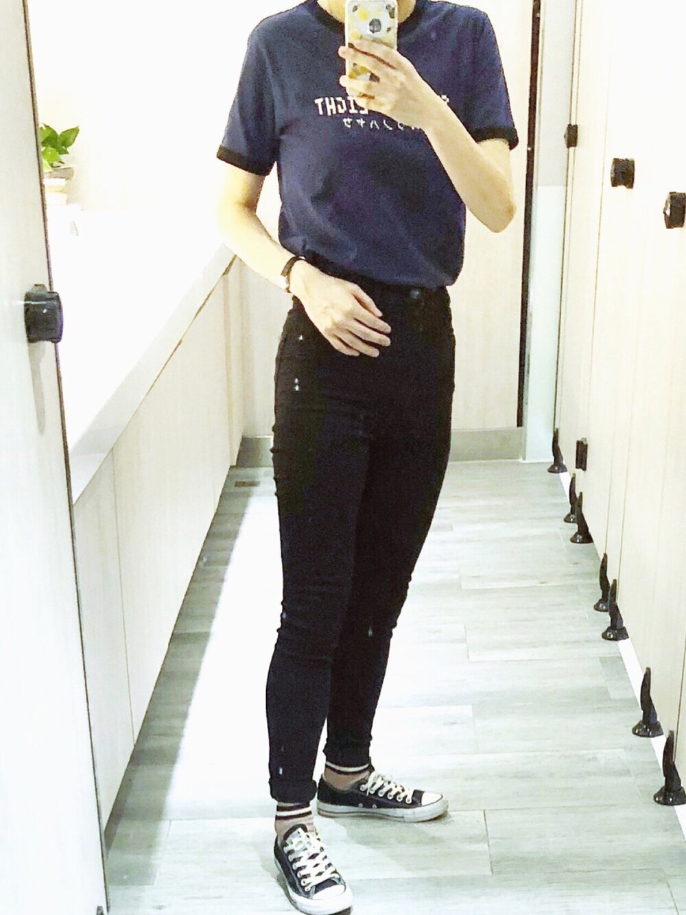 「GU、ZARA、tabio、converse、blue、black、Tシャツ×デニム、夏コーデ、ootd」｜「GUのアイテム（Tシャツ/カットソー、ブルー系）」を使った、Sakana さん（レディース・159cm）の夏コーディネートの1枚目の写真