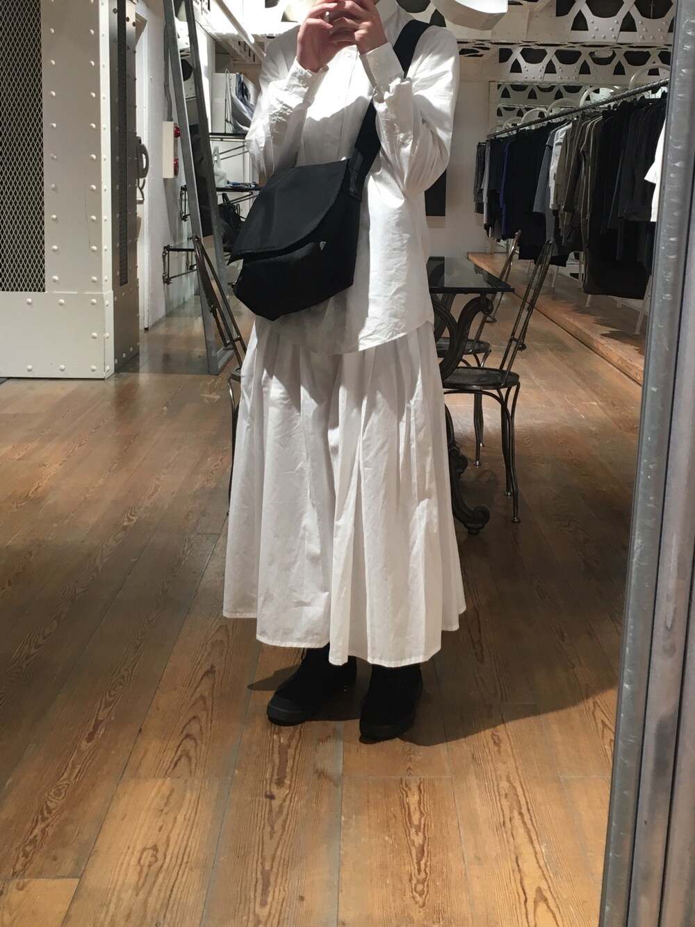 「Maison Martin Margiela、ysformen、Y’s、yohjiyamamoto、yohji yamamoto pour homme」｜「Maison Margielaのアイテム（シャツ/ブラウス、ホワイト系）」を使った、みずきさん（メンズ・170cm）の秋コーディネートの1枚目の写真