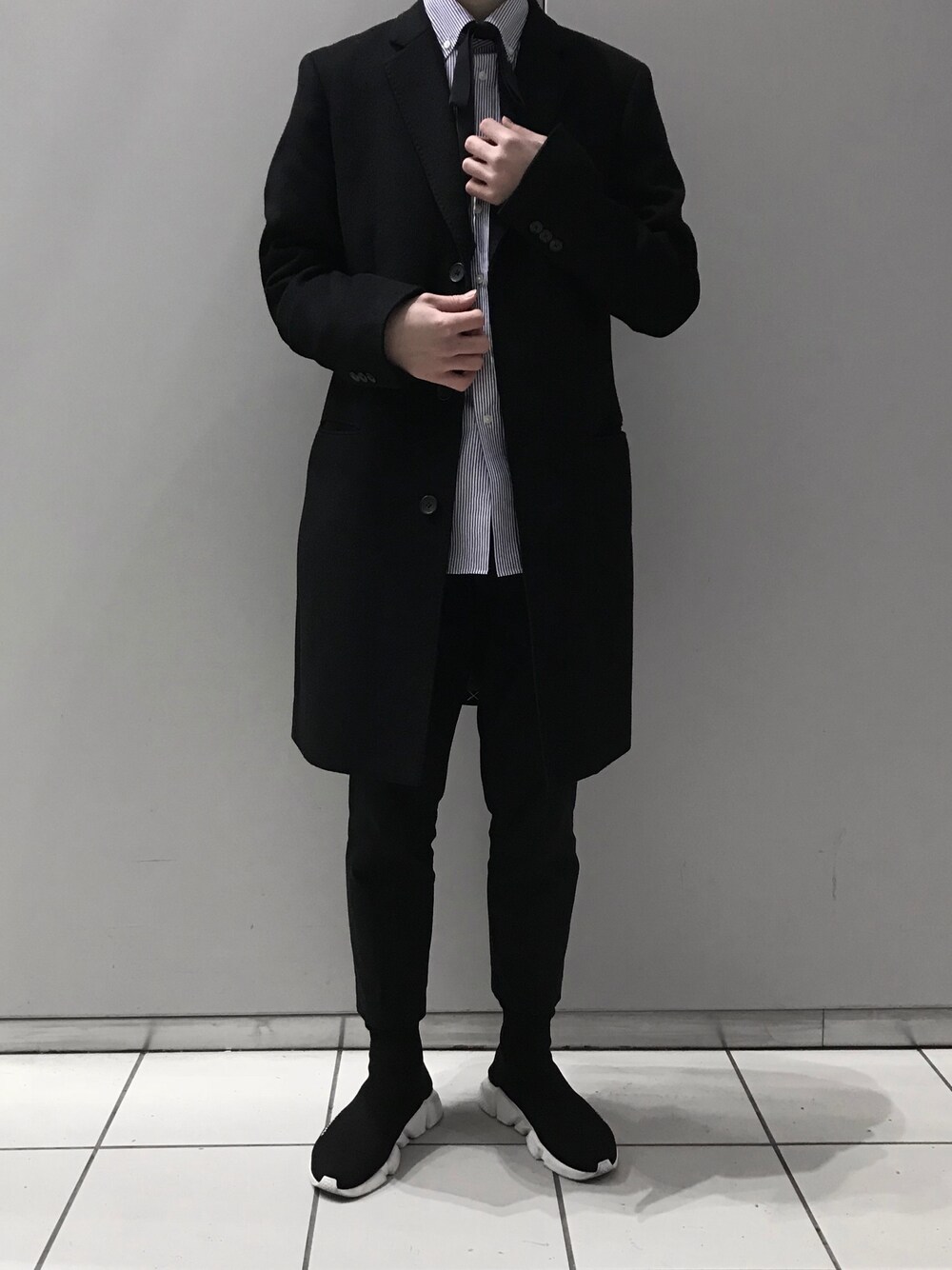 「GUCCI、BALENCIAGA」｜「GUCCIのアイテム（ファッション雑貨、ブラック系）」を使った、みずきさん（メンズ・170cm）の冬コーディネートの1枚目の写真