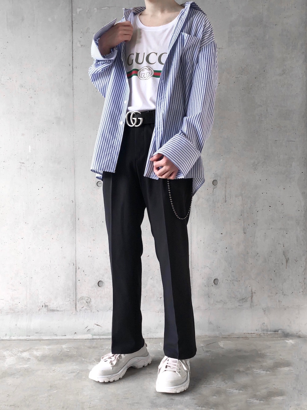 「#GUCCI、RAF SIMONS、rafsimons×adidas」｜「GUCCIのアイテム（Tシャツ/カットソー、ホワイト系）」を使った、みずきさん（メンズ・170cm）の夏コーディネートの1枚目の写真