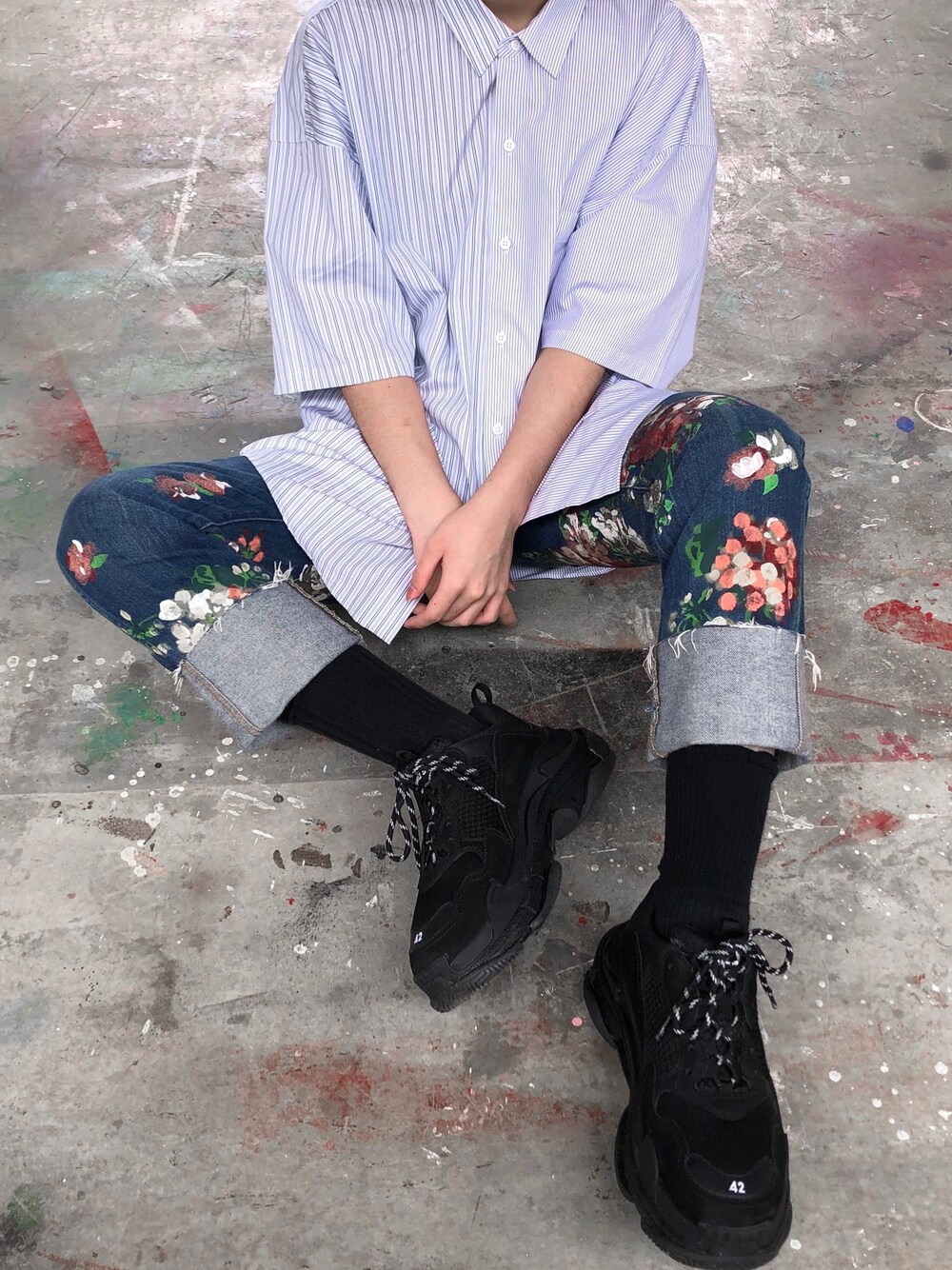「GUCCI、BALENCIAGA」｜「GUCCIのアイテム（デニムパンツ、ブルー系）」を使った、みずきさん（メンズ・170cm）の夏コーディネートの1枚目の写真