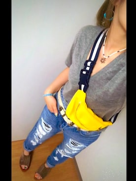 「アイテム（ボディバッグ/ウエストポーチ、イエロー系）」を使った、Chi---さん（レディース・162cm）の夏コーディネート