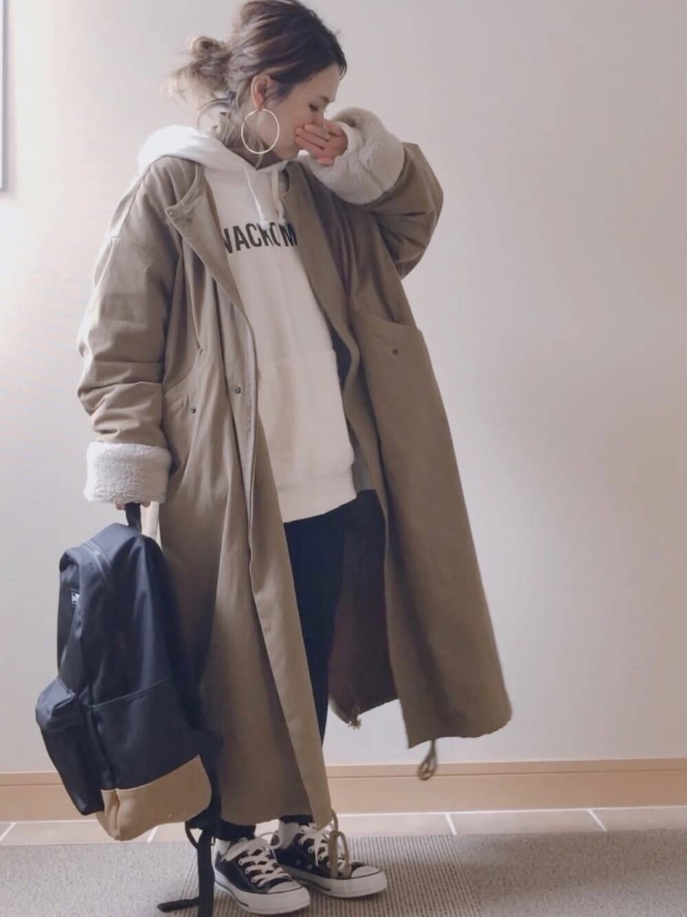 ãã¯ã€ãç³»ã®ããŒã«ãŒããã©ãŠã³ç³»ã®Tã·ã£ã/ã«ãããœãŒãããŒãžã¥ç³»ã®ãã®ä»ã¢ãŠã¿ãŒãççšããã¬ãã£ãŒã¹ã®å¬ã³ãŒãã£ããŒãã®1æç®ã®åç