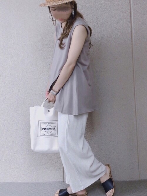 夏 ベージュコーデ
