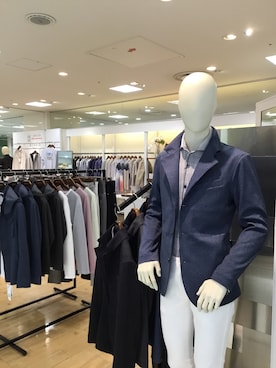 「MK MICHEL KLEIN HOMME （エムケーミッシェルクランオム）のアイテム（ジャケット/アウター）」を使った、MKミッシェルクランHOMME北千住さん（メンズ・175cm）の冬コーディネート