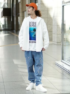 「BEAMS（ビームス）のBEAMS / ペイント バギー テーパード デニム（デニムパンツ）」を使った、BEAMS MENさん（メンズ・180cm）の春コーディネート
