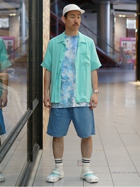 「crocs（クロックス）のアイテム」を使った、BEAMS MENさん（メンズ・176cm）の夏コーディネート