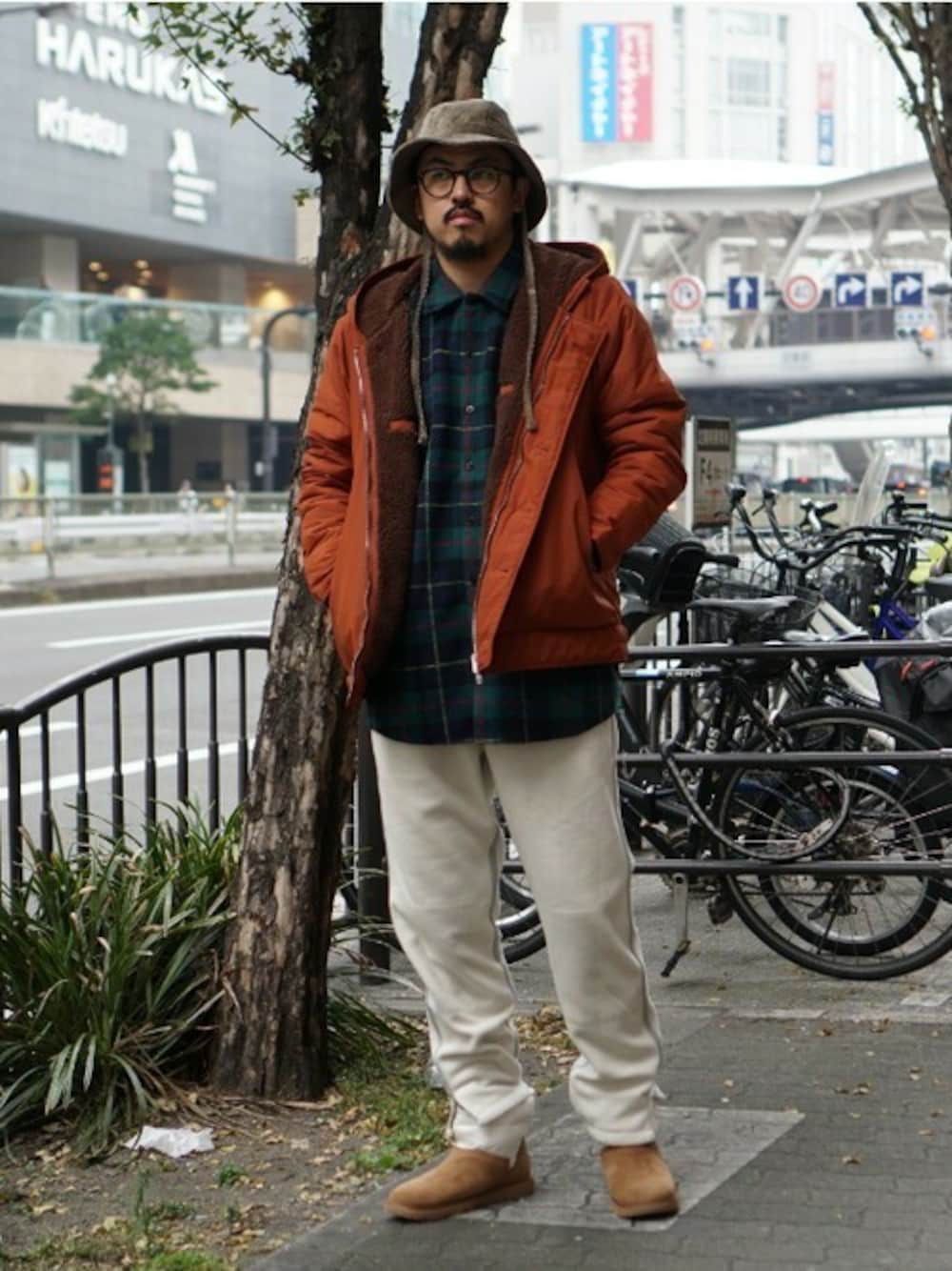 「BEAMSのMighty Shine / コーデュロイ ジェット ハット（ハット、ブラック系）」を使った、BEAMS MENさん（メンズ・182cm）の冬コーディネートの1枚目の写真