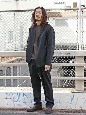 「クルーネックニット」｜「アイテム（スリッポン）」を使った、BEAMS MENさん（メンズ・175cm）の春コーディネート