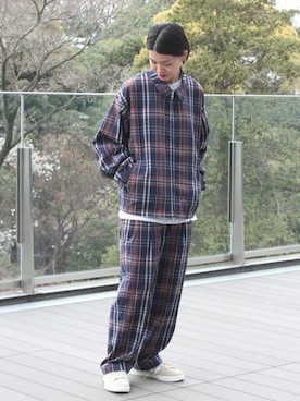 「別注スニーカー」｜BEAMS MENさん（レディース・169cm）の春コーディネート