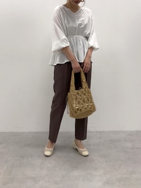 「one after another NICE CLAUP（ワンアフターアナザーナイスクラップ）のアイテム（スラックス、ブラウン系）」を使った、ホソヤヤスコさん（レディース・161cm）の春コーディネート