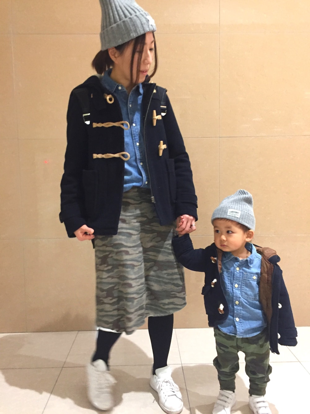 「babyGAPのアイテム（その他パンツ、グリーン系）」を使った、KG☻さん（キッズ・80cm）の冬コーディネートの1枚目の写真