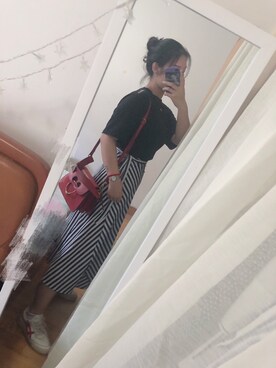「JW Anderson（ジェイダブリューアンダーソン）のアイテム（ショルダーバッグ）」を使った、____more___さん（レディース・170cm）の秋コーディネート