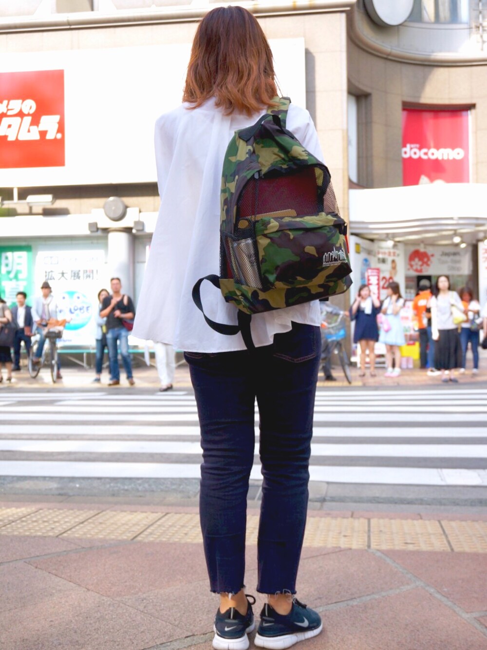 「シンプルコーデ、デニム、スニーカー、outfit、カジュアル、夏、NIKE、ootd、Manhattan Portage、リュック」｜「Manhattan Portageのアイテム（バックパック/リュック、その他）」を使った、Ayaka Taniguchiさん（レディース・161cm）の夏コーディネートの1枚目の写真