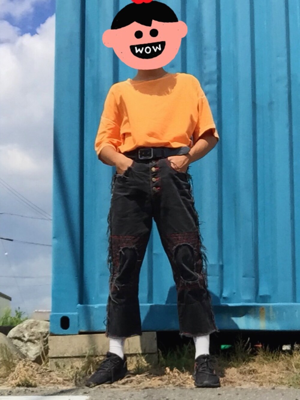「美容学生」｜「MONKEY TIMEのアイテム（Tシャツ/カットソー、オレンジ系）」を使った、足立 悠輔さん（メンズ・173cm）の秋コーディネートの1枚目の写真