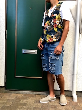 「HUGO BOSS（ヒューゴボス）のアイテム（Tシャツ/カットソー）」を使った、ネイビーさん（メンズ・170cm）の夏コーディネート