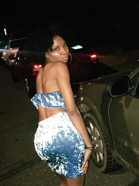 「アイテム（チューブトップ、ブルー系）」を使った、Tiny Wyneeさん（レディース・150cm）の秋コーディネート