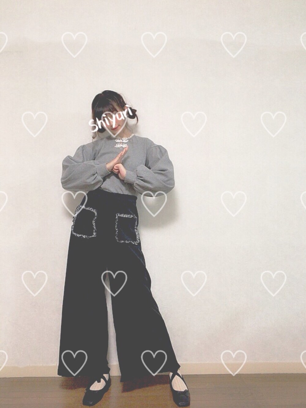 「メリージェニー、merry jenny」｜「merry jennyのチャイナリブロンT（Tシャツ/カットソー、グレー系）」を使った、shiyuriさん（レディース・160cm）の秋コーディネートの1枚目の写真