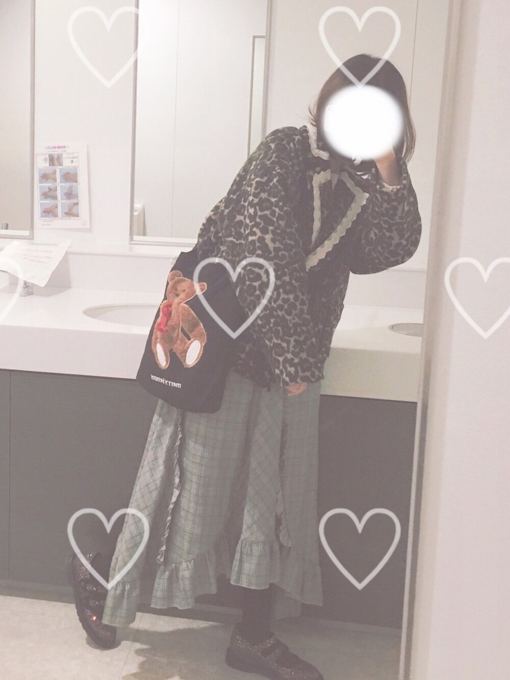 「merry jenny、メリージェニー、メリージェニー(merry jenny)、チェック、チェックスカート トレーナー、チェック柄、ひょう柄、レオパード柄、くまさん、グリッター」｜「merry jennyのレオパードレーステープジャケット（テーラードジャケット、ブラウン系）」を使った、shiyuriさん（レディース・160cm）の冬コーディネートの1枚目の写真