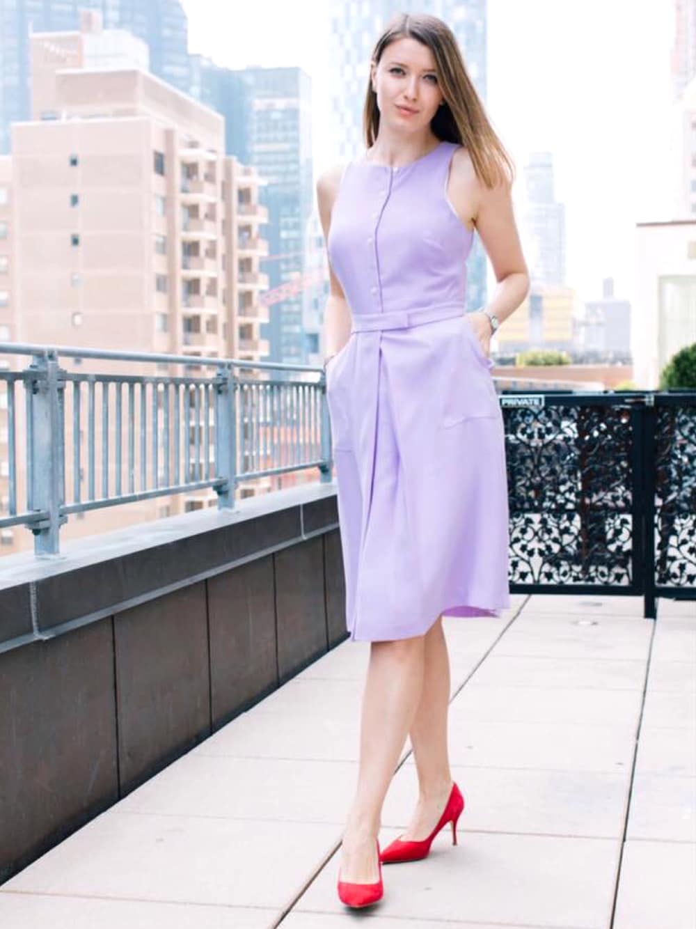 「purple、lavender、classic、colorful、trend、feminine、BANANA REPUBLIC、summer、girl、outfit」｜「Banana Republicのアイテム（シャツワンピース、パープル系）」を使った、tanyachroniclesさん（レディース・170cm）の冬コーディネートの1枚目の写真