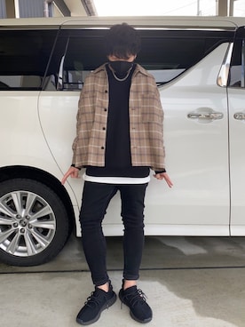 「しまむら（シマムラ）のアイテム（Tシャツ/カットソー）」を使った、X.Hiideさん（メンズ・178cm）の冬コーディネート