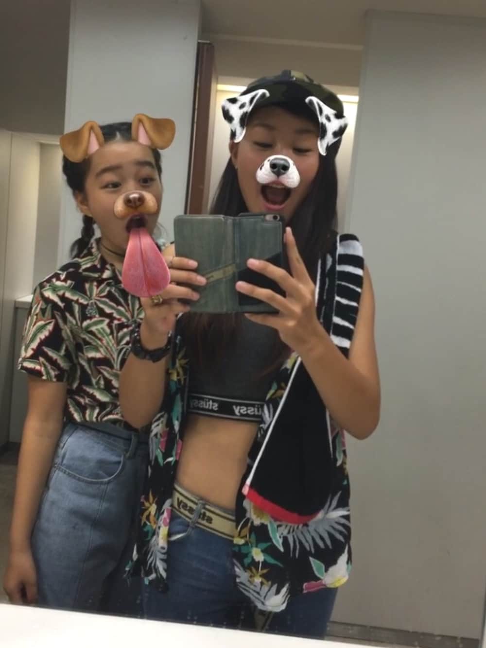 「DIESELのアイテム（スマホグッズ、グレー系）」を使った、summersealoveさん（レディース・162cm）の冬コーディネートの1枚目の写真