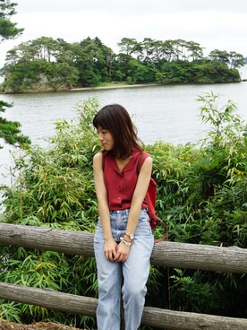 「NATURAL BEAUTY BASIC（ナチュラルビューティーベーシック）のアイテム（トップス、レッド系）」を使った、Ting Yu Tzungさん（レディース）の夏コーディネート