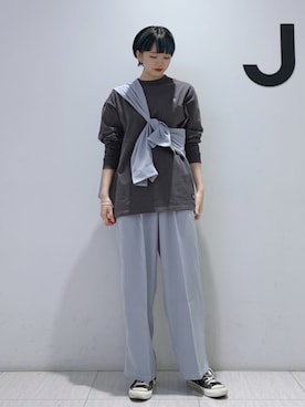 「JUNRED（ジュンレッド）のアイテム（スラックス）」を使った、shioriさん（レディース・164cm）の春コーディネート