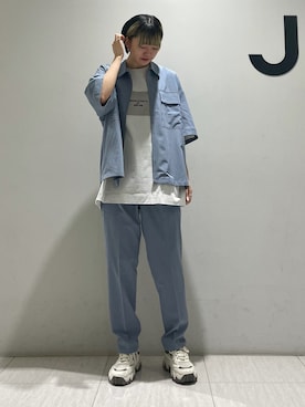 「JUNRED（ジュンレッド）のアイテム（スラックス）」を使った、shioriさん（レディース・164cm）の春コーディネート