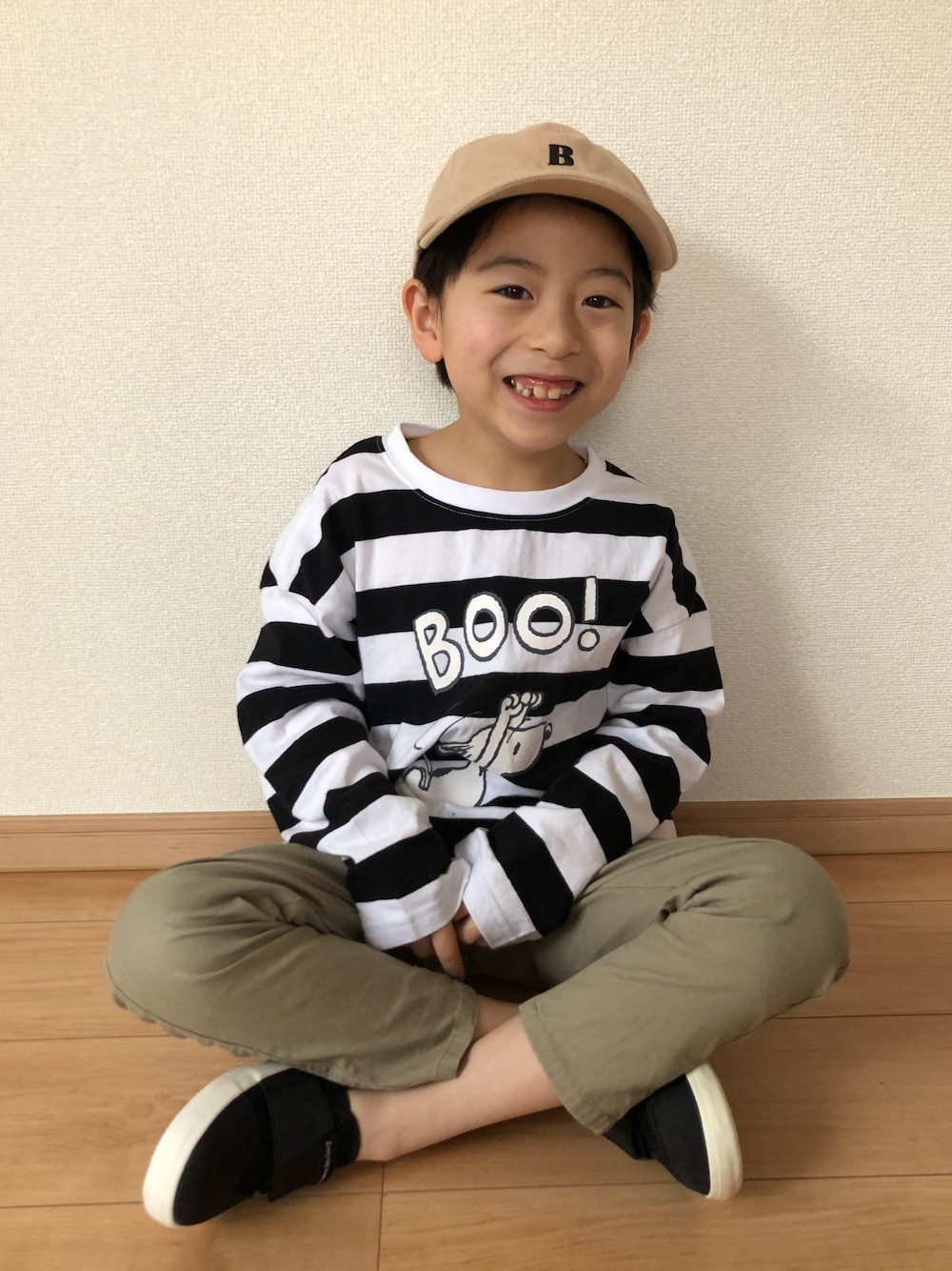 「休日スタイル、プチプラ、おうちファッション、部屋撮り、Tシャツ、ボーダー、スヌーピー、b.Room、ビールーム、男の子」｜「b・ROOMの【PEANUTS】ワイドボーダーTシャツ（Tシャツ/カットソー、ホワイト系）」を使った、haru.mii.ariさん（キッズ・120cm）の春コーディネートの1枚目の写真