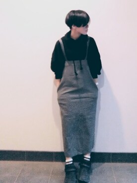 「frames RAY CASSIN（フレームスレイカズン）の裏シャギーオフタートルドルマンプルオーバー（Tシャツ/カットソー、ブラック系）」を使った、裕輔さん（レディース・161cm）の冬コーディネート