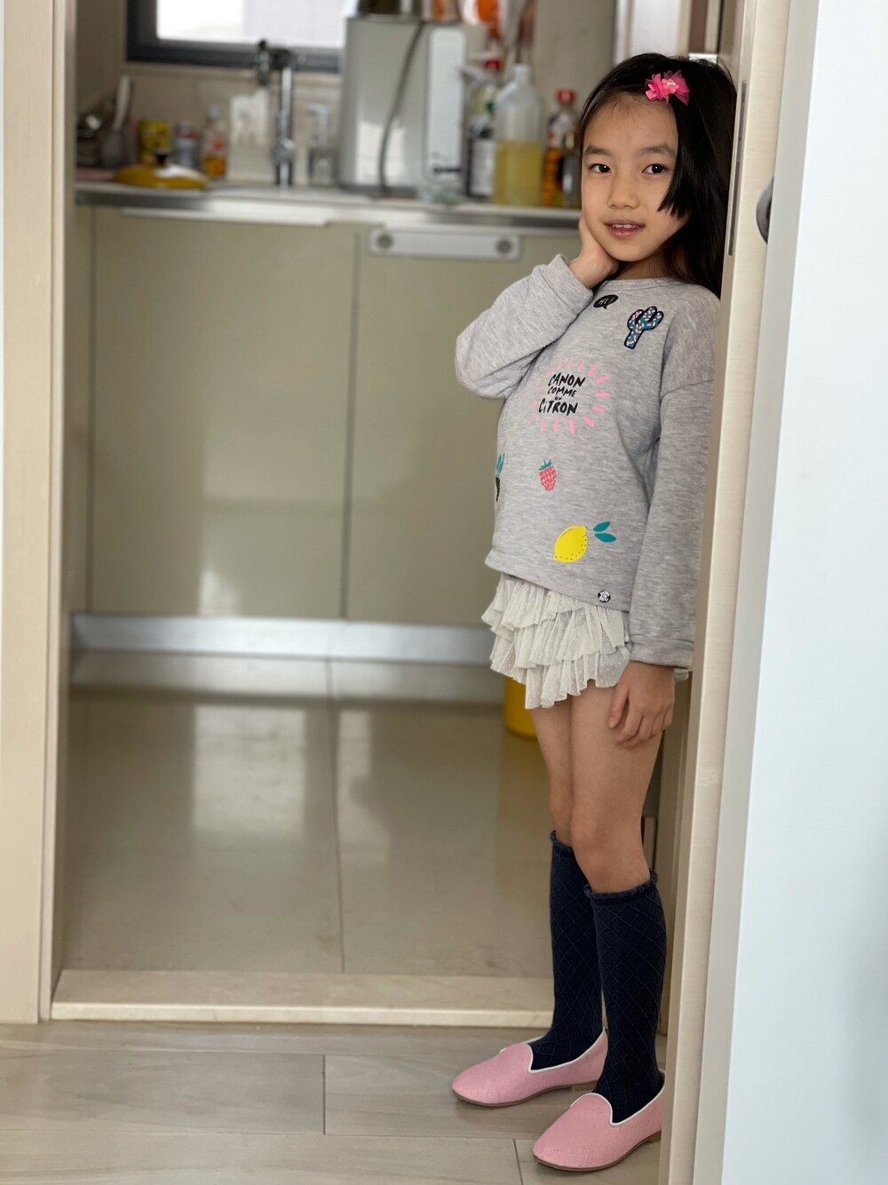 「Chatellesのアイテム（ドレスシューズ、ピンク系）」を使った、YuriFannyKitさん（キッズ・110cm）の冬コーディネートの1枚目の写真
