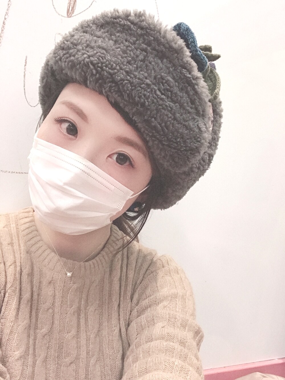 「CA4LA、カシラ、フライトキャップ、ｂｕｌｌｅ　ｄｅ　ｓａｖｏｎ、ビュルデサボン、merlot、ママコーデ」｜「CA4LAのCELOSIA（キャップ、グレー系）」を使った、863さん（レディース・157cm）の冬コーディネートの1枚目の写真