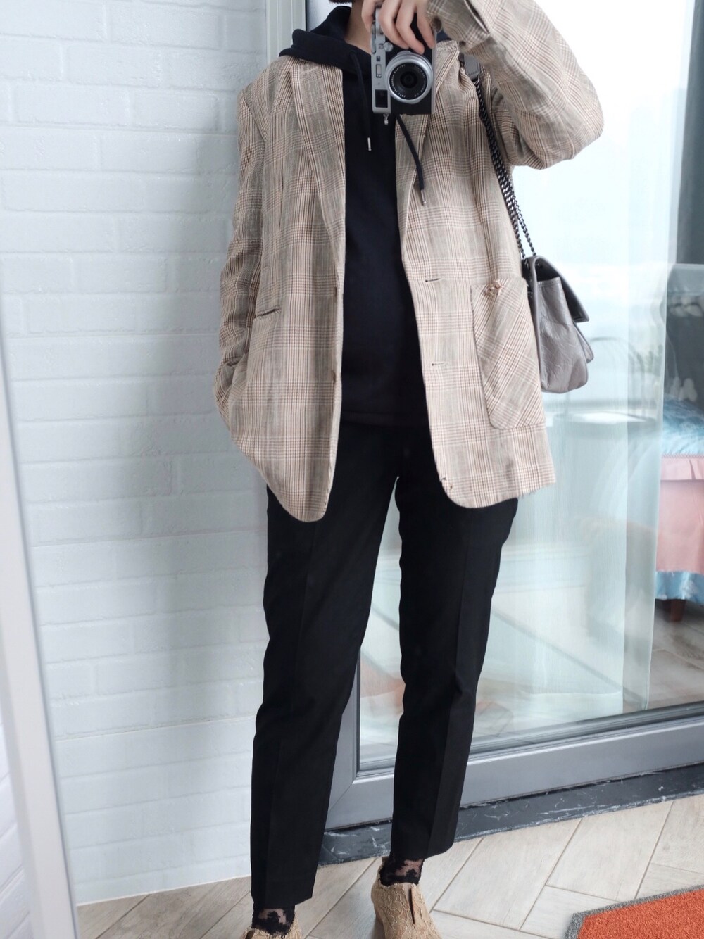 「JNBYのアイテム（ジャケット/アウター、ベージュ系）」を使った、Marceauuuさん（レディース・158cm）の春コーディネートの1枚目の写真